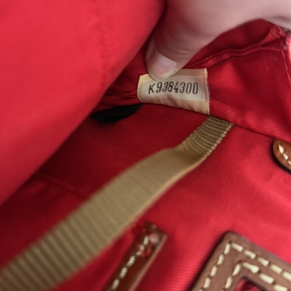 Vintage Dooney and Bourke Cranberry Plaid Leather Zip Zip Domed Satchel Handbag - Picture 9 of 12